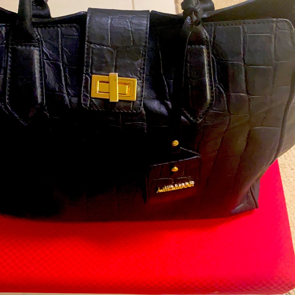 BELLUCCI beautiful brand new leather black